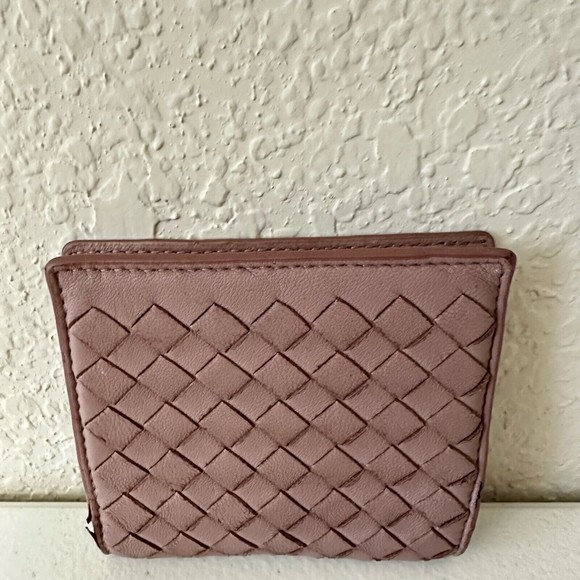 BOTTEGA VENETA Intrecciato Leather Bi-Fold Card Holder Wallet Snap On Dusty Pink - Picture 5 of 13